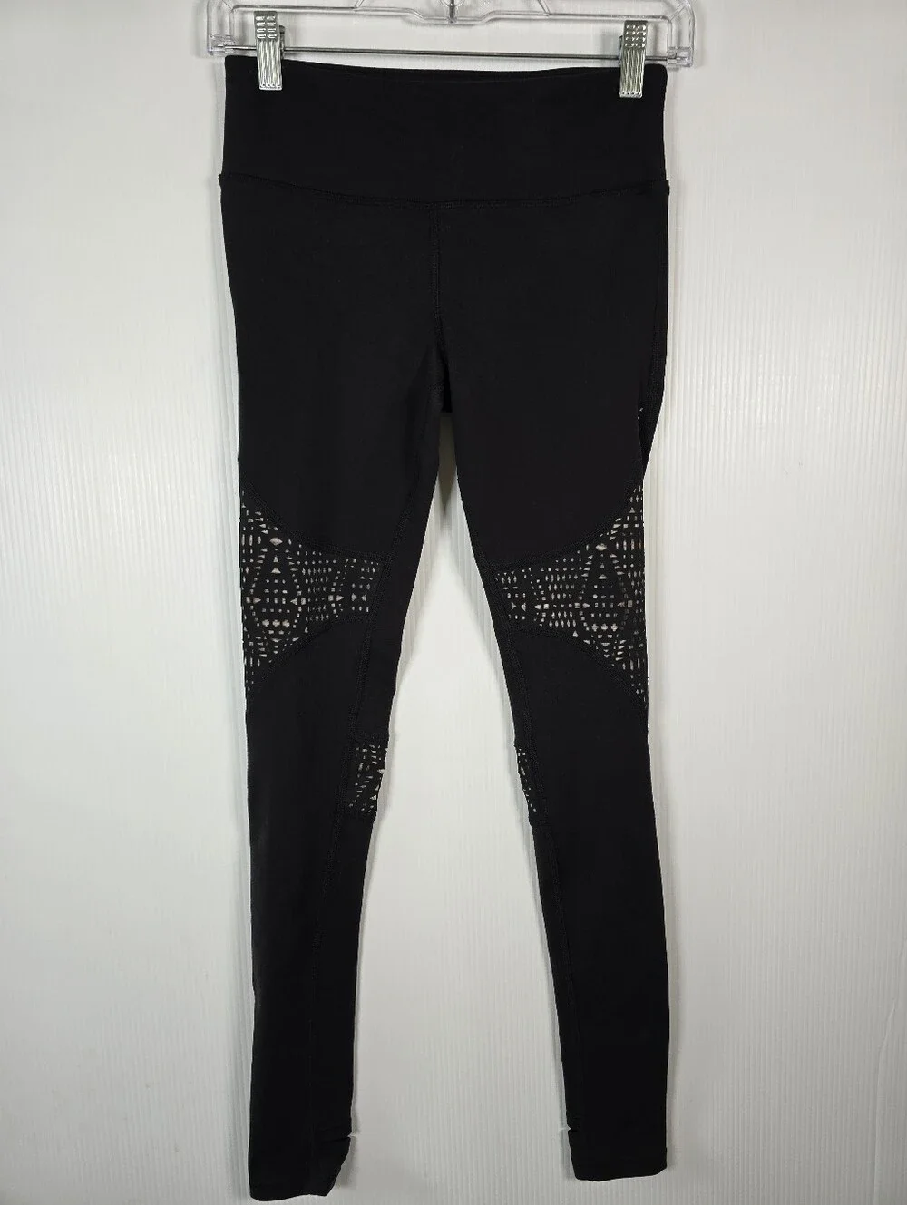 ALO West Coast Black Leggings Geometric Laser-Cut Panels Activewear Size XS